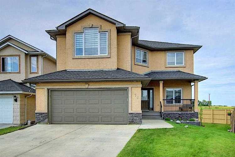 171 East Lakeview Ct Chestermere, AB T1X 1W2