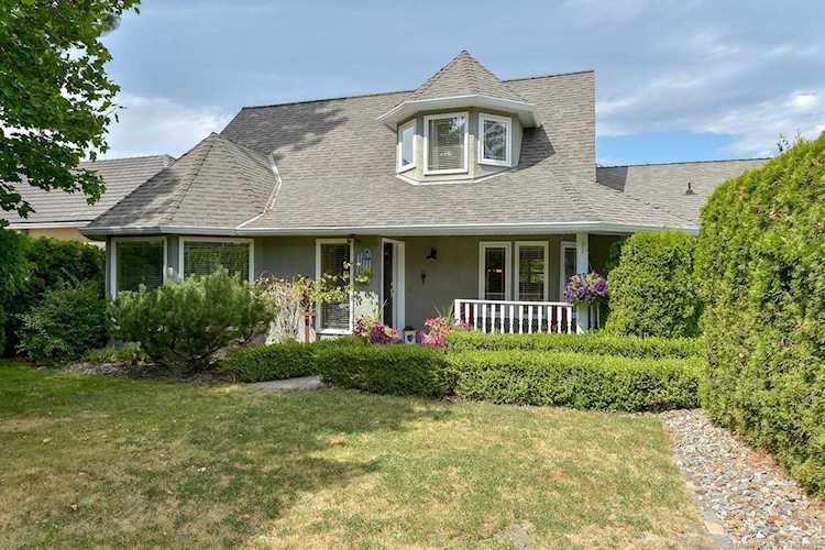 1534 Woodridge Road Kelowna, BC V1W3Z9