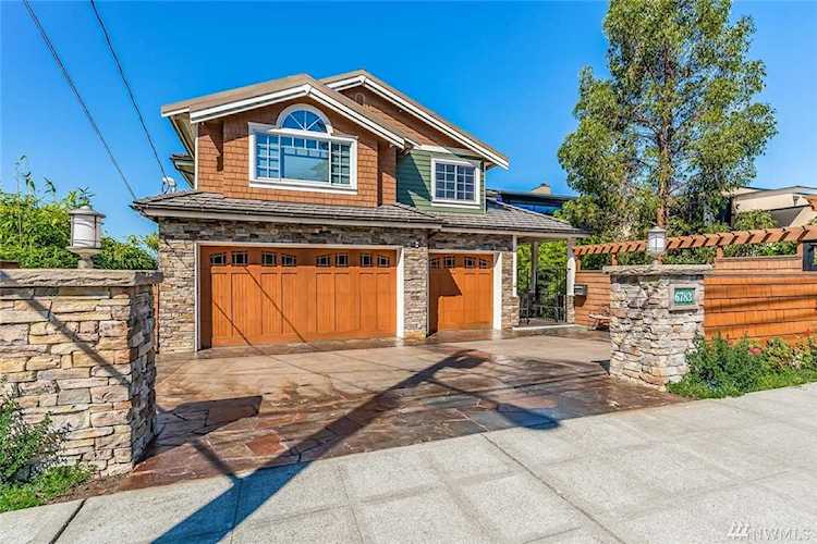 6783 Beach Dr SW Seattle, WA 98136