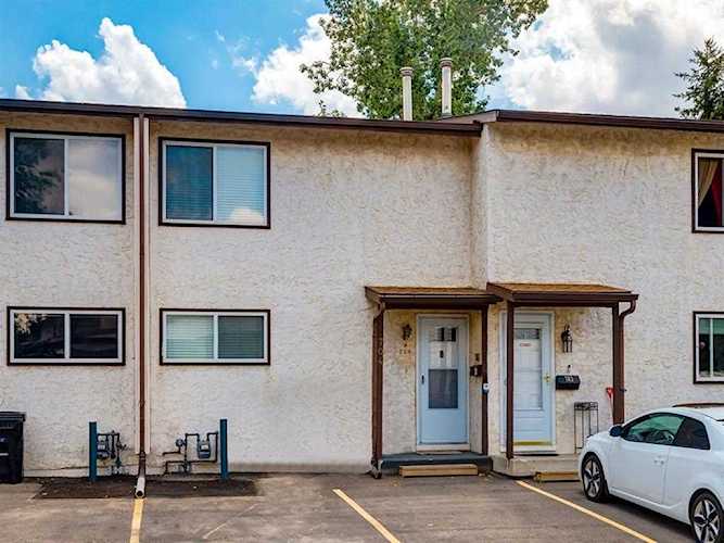 9930 Bonaventure Dr SE #704 Calgary, AB T2J 4L4