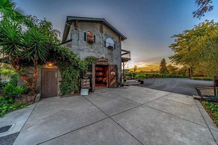 3701 Viking Road Santa Rosa, CA 95401