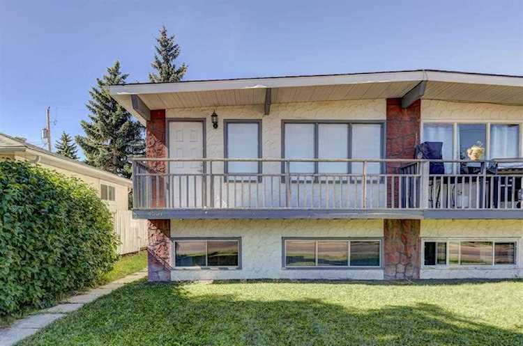 8537 Bowness Rd NW Calgary, AB T3B 0H8