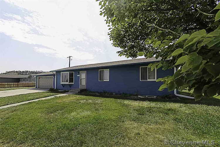 610 E 6th St Pine Bluffs, WY 82082