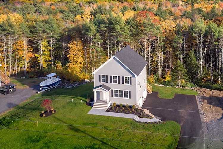 32 Madeline Ln York, ME 03909