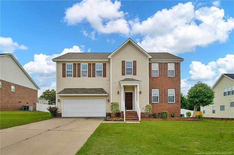 3925 Fox Meadow Ln Hope Mills, NC 28348