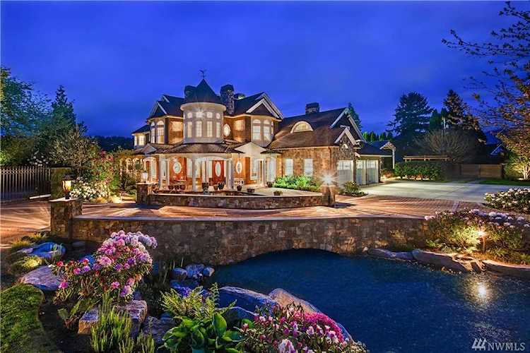 18884 SE 42nd St Issaquah, WA 98027