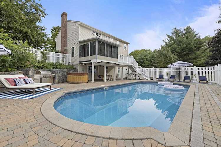 310 Grove Rd Rye, NH 03870