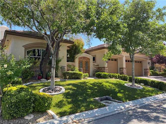 9813 Queen Charlotte Dr Las Vegas, NV 89145