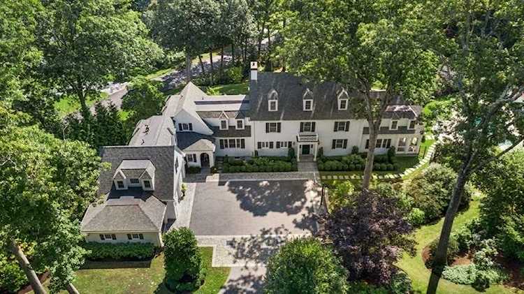 62 Carisbrooke Road Wellesley, MA 02481