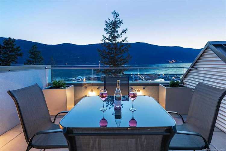 3398 Mckinley Beach Lane Kelowna, BC V1V0C5