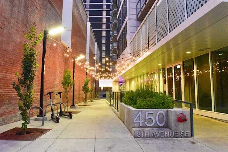 450 8 Ave SE #1207 Calgary, AB T2G 1T2