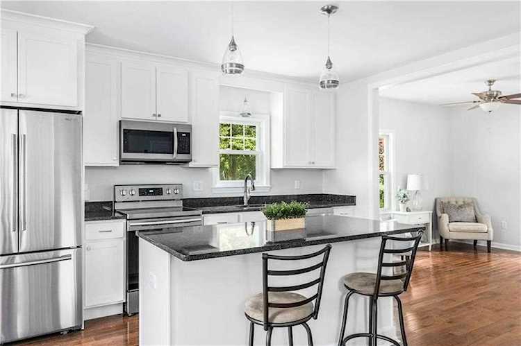 39 Long Ln Warren, RI 02885 | MLS 1255831 Photo 1