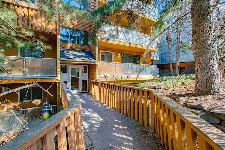 2114 17 St SW #201 Calgary, AB T2T 4M4