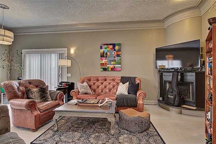 605 15 Ave SW #36 Calgary, AB T2R 0R4