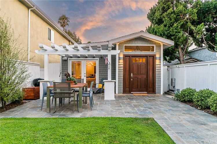 622 Rosecrans Avenue Manhattan Beach, CA 90266