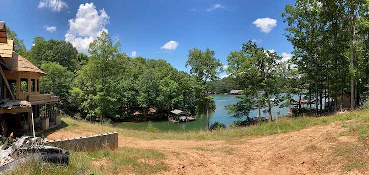113 Spring Huddleston, VA 24104