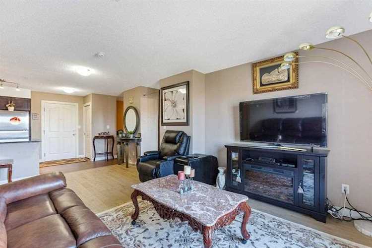 7210 80 Ave NE #206 Calgary, AB T3J 0N7
