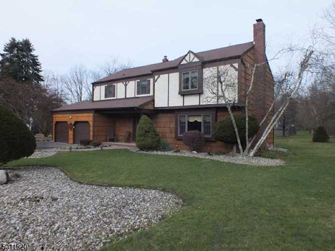 27 Valley Forge Dr Hanover Twp., NJ 07981