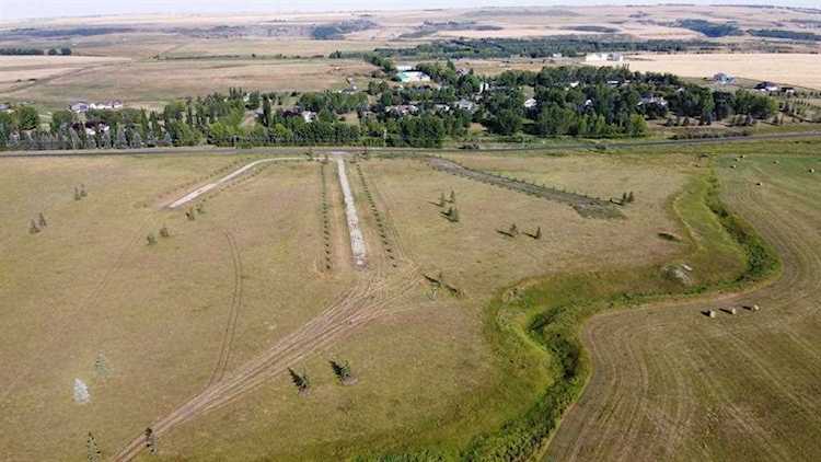 322193 80 St E #100 Rural Foothills County, AB T0L 0X0