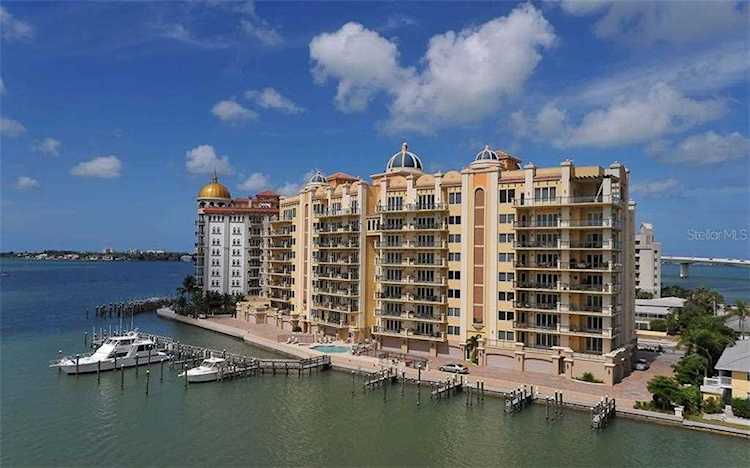 464 Golden Gate POINT #302 Sarasota, FL 34236