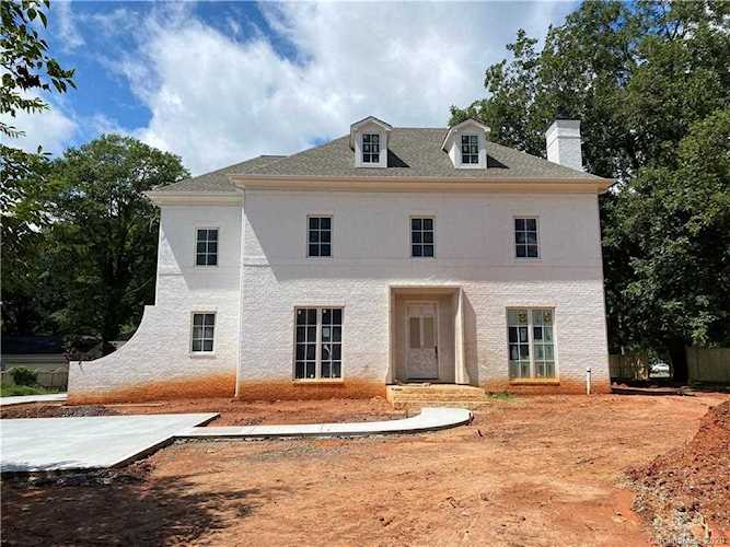 1300 Ferncliff Rd Charlotte, NC 28211
