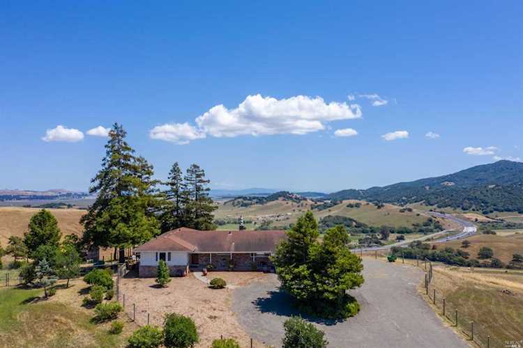 21 Gunn Drive Petaluma, CA 94952