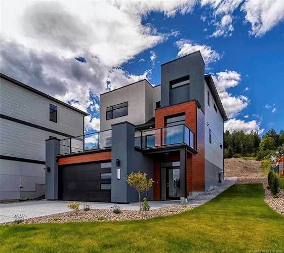3702 Astoria Drive West Kelowna, BC V4T0B1