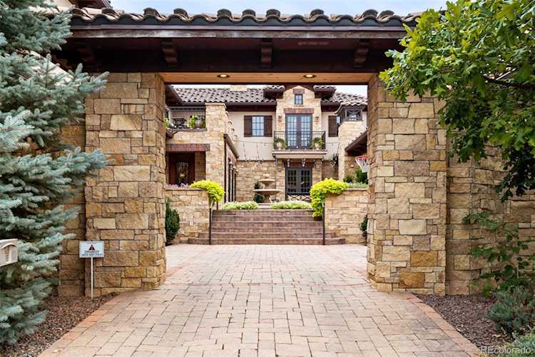 6851 Goldbranch Dr Niwot, CO 80503