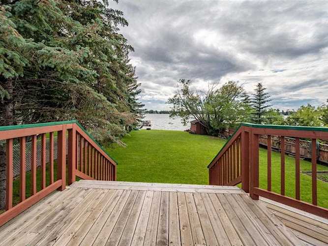 309 East Chestermere Dr Chestermere, AB T1X 1A2