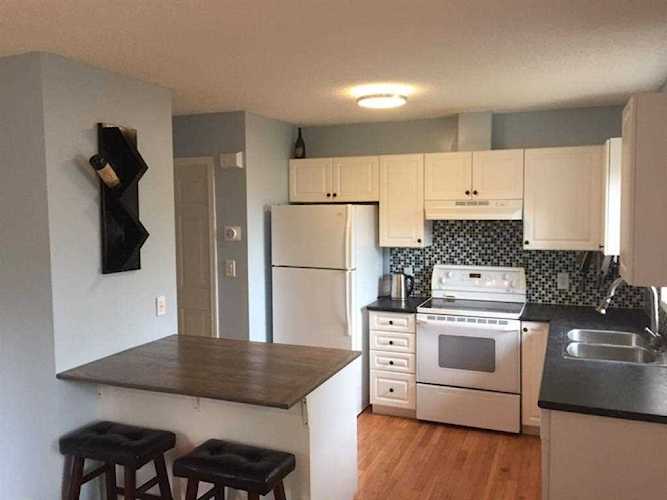 284 Stonemere Place Chestermere, AB T1X 1N2