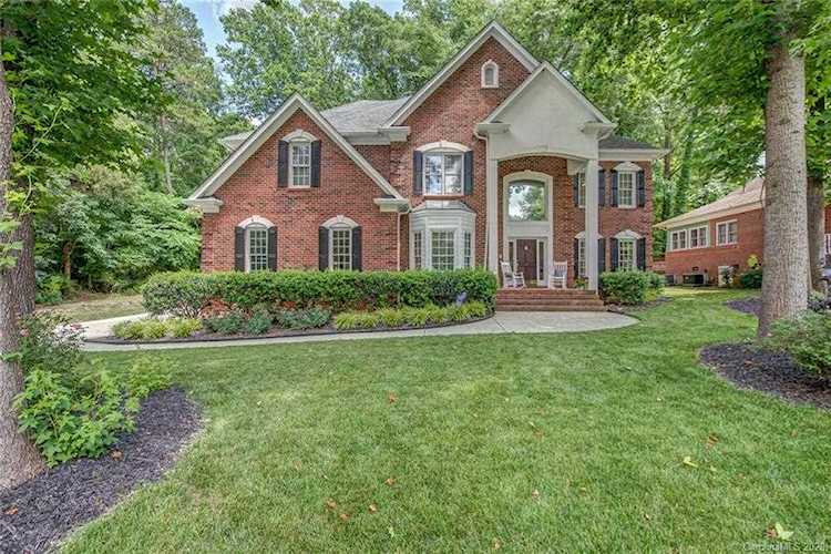 717 Hanna Woods Dr Cramerton, NC 28032