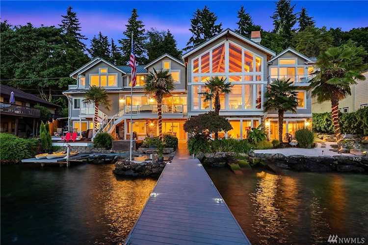 5437 Pleasure Point Lane SE Bellevue, WA 98006