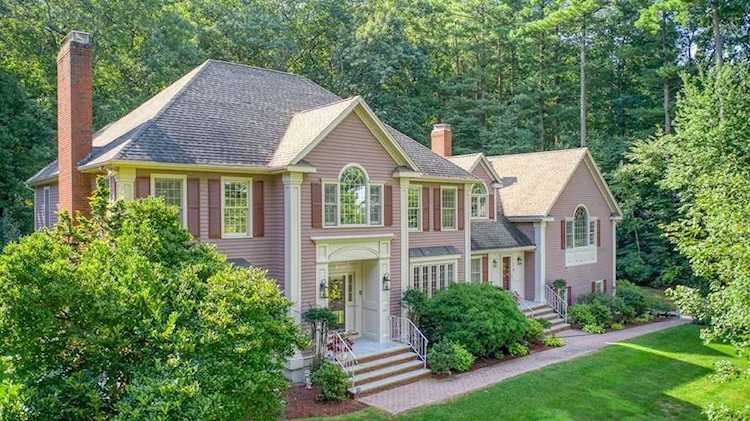 9 Hitchcock Farm Road Andover, MA 01810