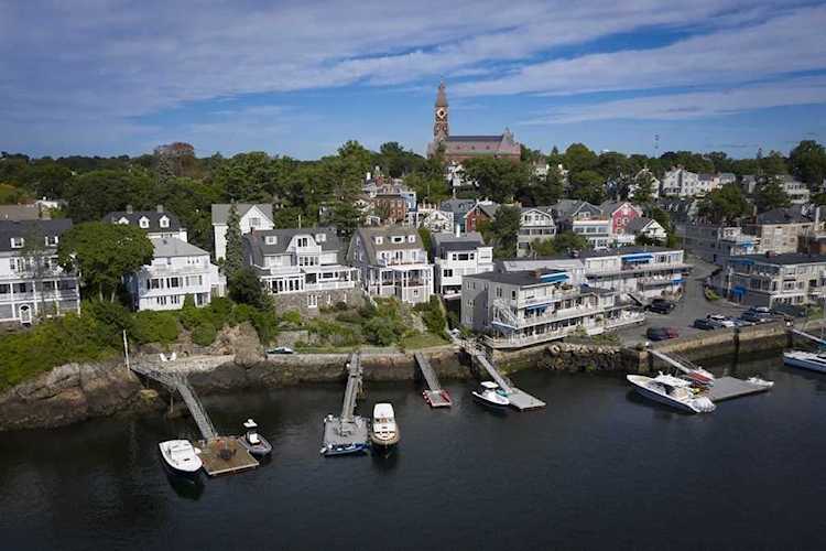 10 Gregory Street Marblehead, MA 01945
