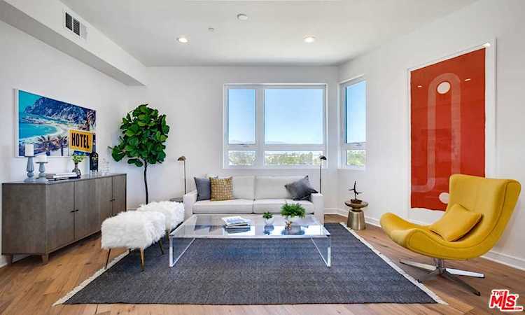 1033 White Knoll Drive Echo Park, CA 90012