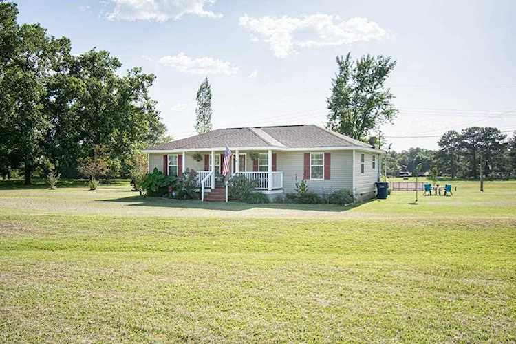 945 N County Road 72 Ariton, AL 36311