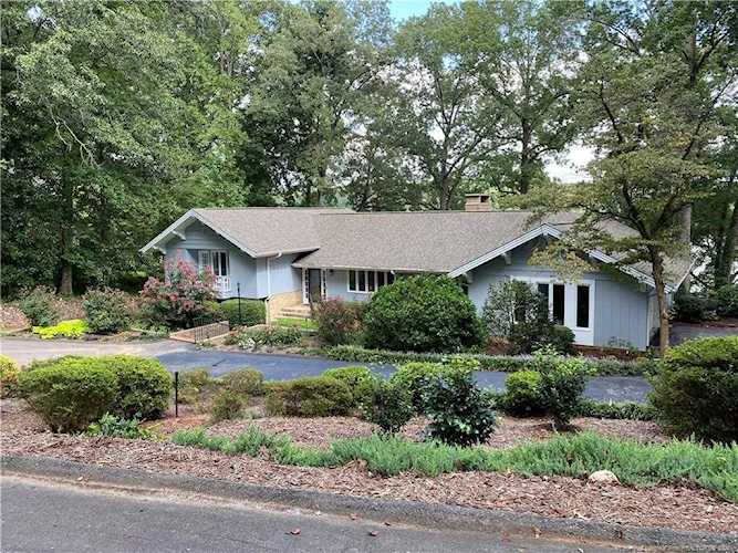 258 Lakeview Dr Sanford, NC 27332