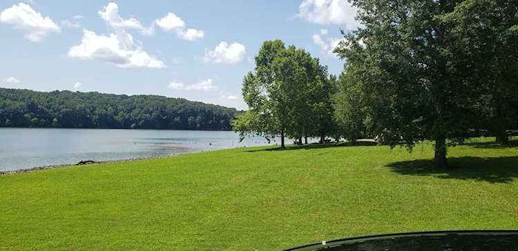 135 Apple Valley Dr Cadiz, KY 42211