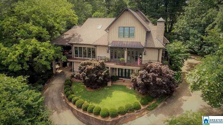 340 Vesclub Dr Vestavia Hills, AL 35216