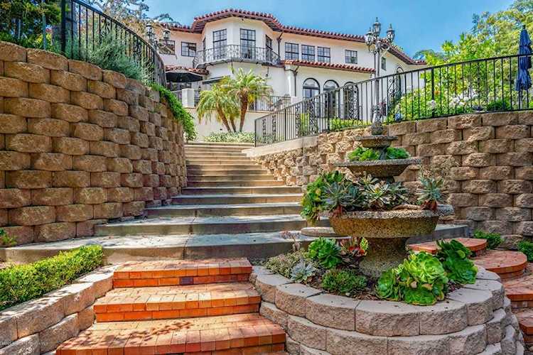 1600 Fairmount Ave Avenue La Canada Flintridge, CA 91011
