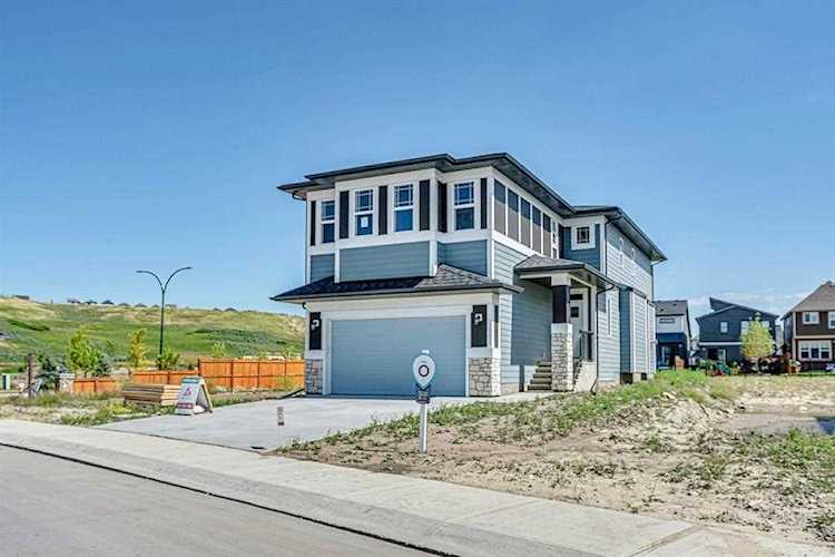 14 Cranbrook Park SE Calgary, AB T3M 2C3