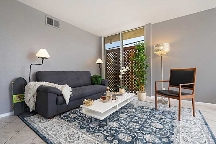 856 N Van Ness Avenue #4 Los Angeles, CA 90038