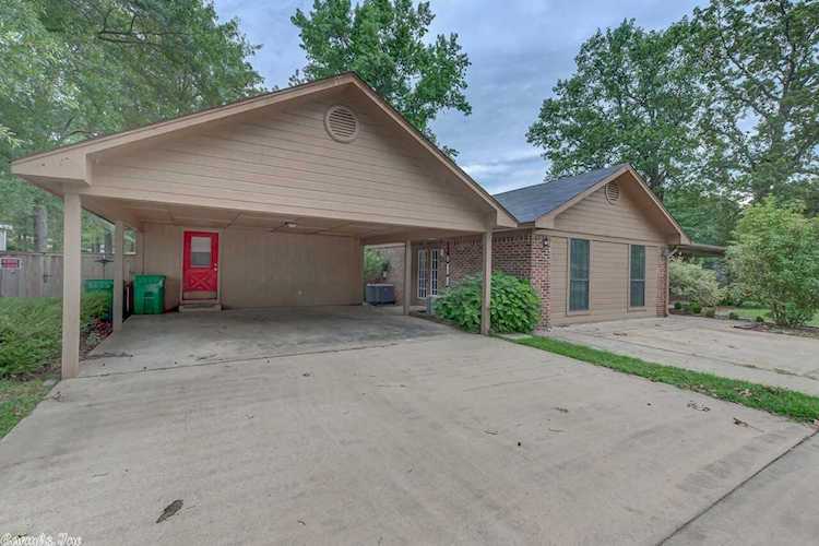 16 Springbrook Dr Greenbrier AR | Tall Oaks Subdivision home for sale Photo 1