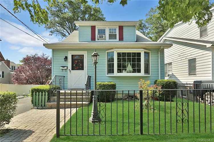 9 Lindsey Street Yonkers, NY 10704