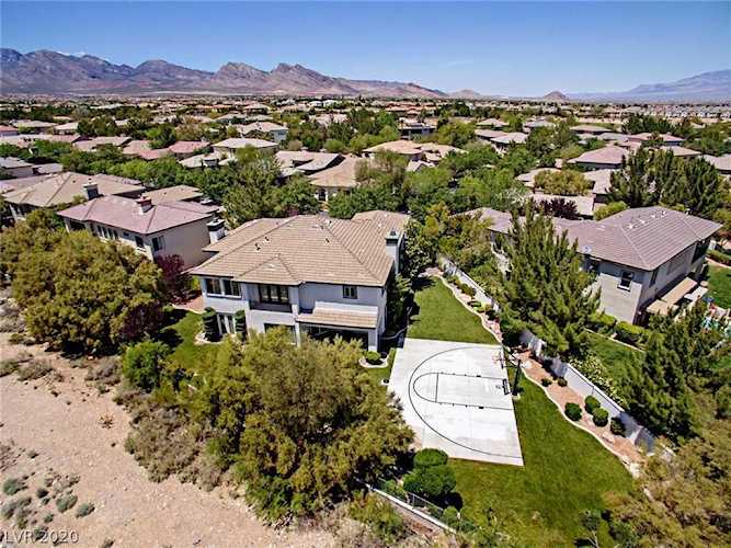 9301 Fontainbleu Dr Las Vegas, NV 89145