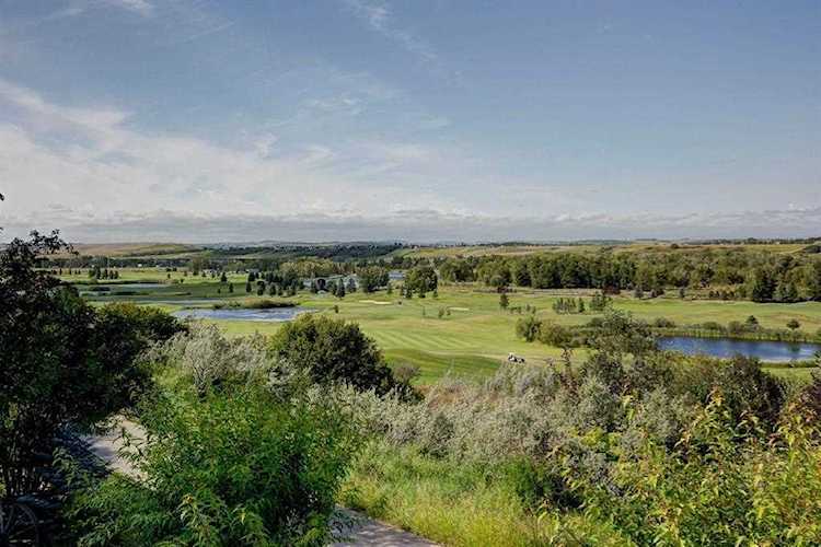107 Mt Norquay Park SE Calgary, AB T2Z 2R3