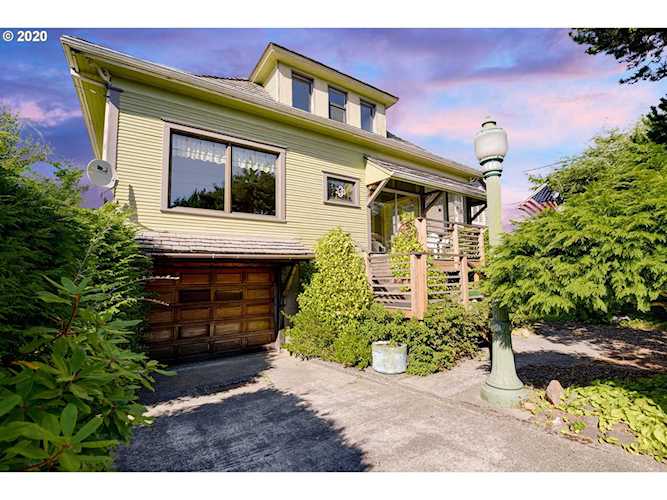 330 8th Ave Seaside, OR 97138