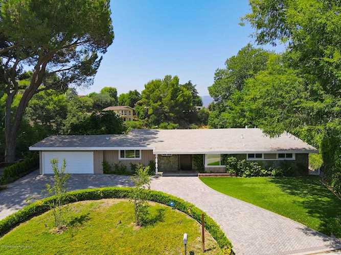 4519 Littleton Place La Canada Flintridge, CA 91011