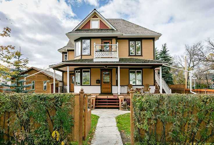 7922 106 Street Edmonton, AB T6E 4W5