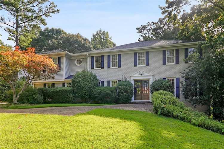 4235 Glengary Ct NE, Atlanta, GA 30342 - Premier Atlanta Real Estate Photo 1